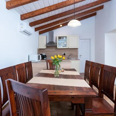 Katja By Guide Peruški