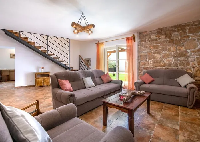 Katja By Guide Villa