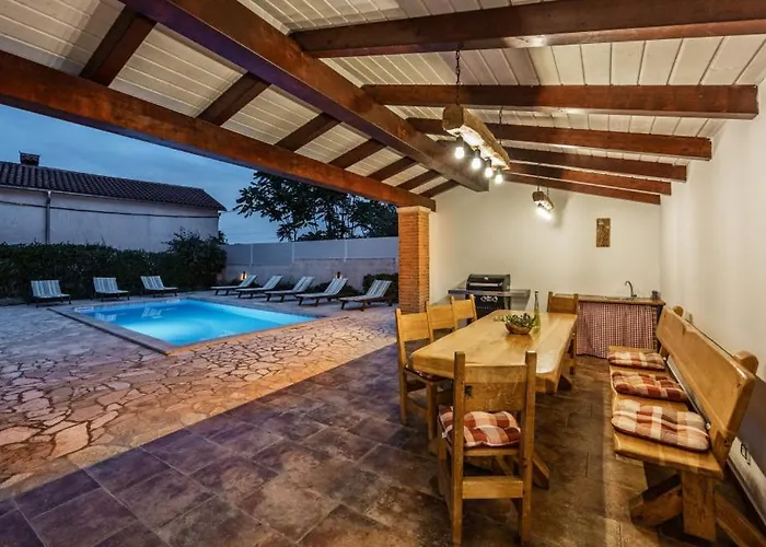 Katja By Guide Peruški