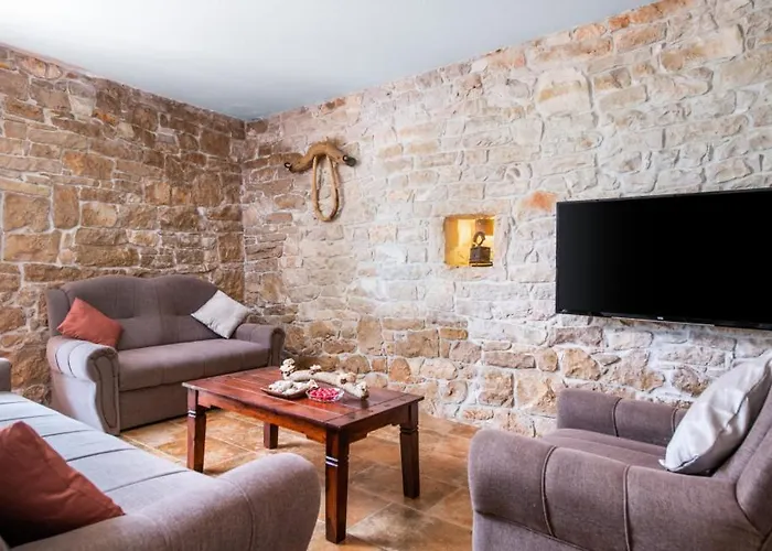 Katja By Guide * Peruški