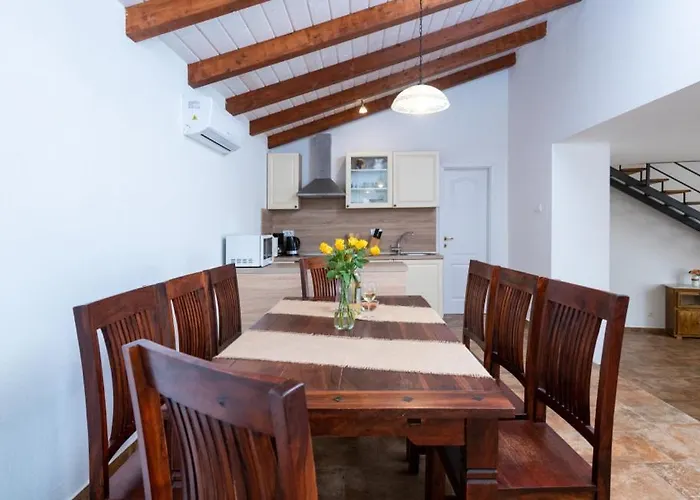 Katja By Guide Peruški