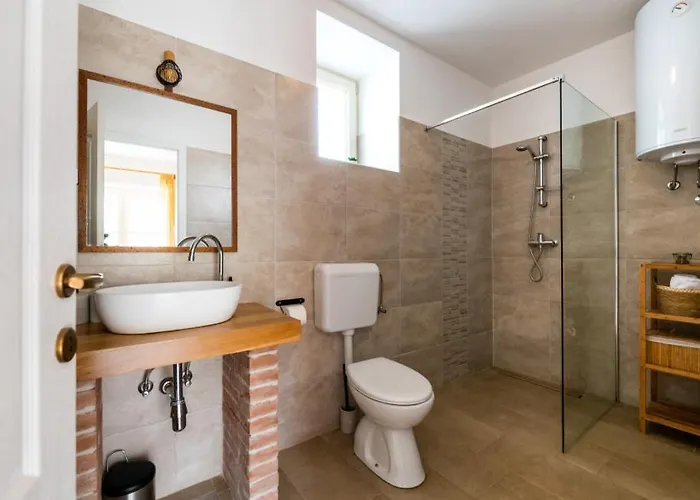 Katja By Guide * Peruški