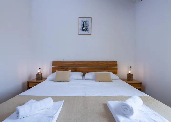 Katja By Guide * Peruški