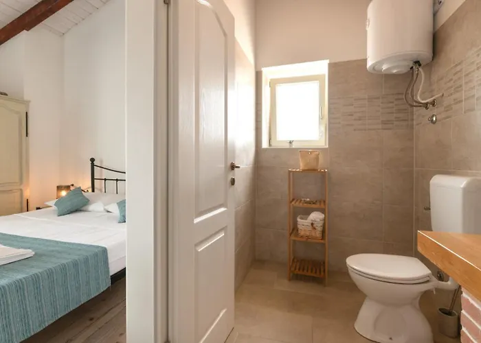 Katja By Guide * Peruški